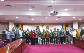 Bandingkan Persidangan Semasa Pademi Covid-19, 30 Anggota Bamus DPRD Sumbar Berkunjung ke DPRD Riau