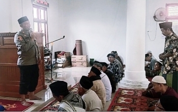 Mudahkan Masyarakat Sampaikan Keluh Kesah Pada Polri, Kapolsek Pangkalan Gelar Jumat Curhat di Masjid Darul Muslimin Pangkalan