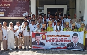H.Nurkhalis Dt.Bijo dirajo Pimpin Pendaftaran Bacaleg Gerindra Kota Payakumbuh Ke KPU