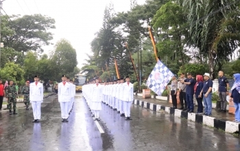 Meski diguyur hujan, tak kendorkan semngat Ribuan Peserta Pawai Alegoris Kota Payakumbuh Dalam Memperingati HUT Republik Indonesia ke-78