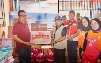 Mitra pertamina bersama SBM Rayon 4 Salurkan bantuan korban banjir Kabupaten LimaPuluh Kota